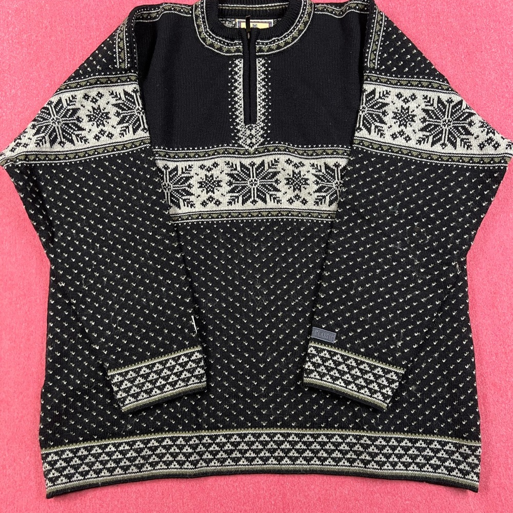 Dale of Norway, Men's Black and White Patterned Sweater